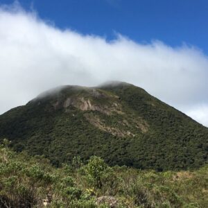 O Pico Itapiroca é a quinta montanha mais alta da Região Sul do Brasil. É uma formação rochosa de granito no conjunto de serra chamado Ibitiraquire.